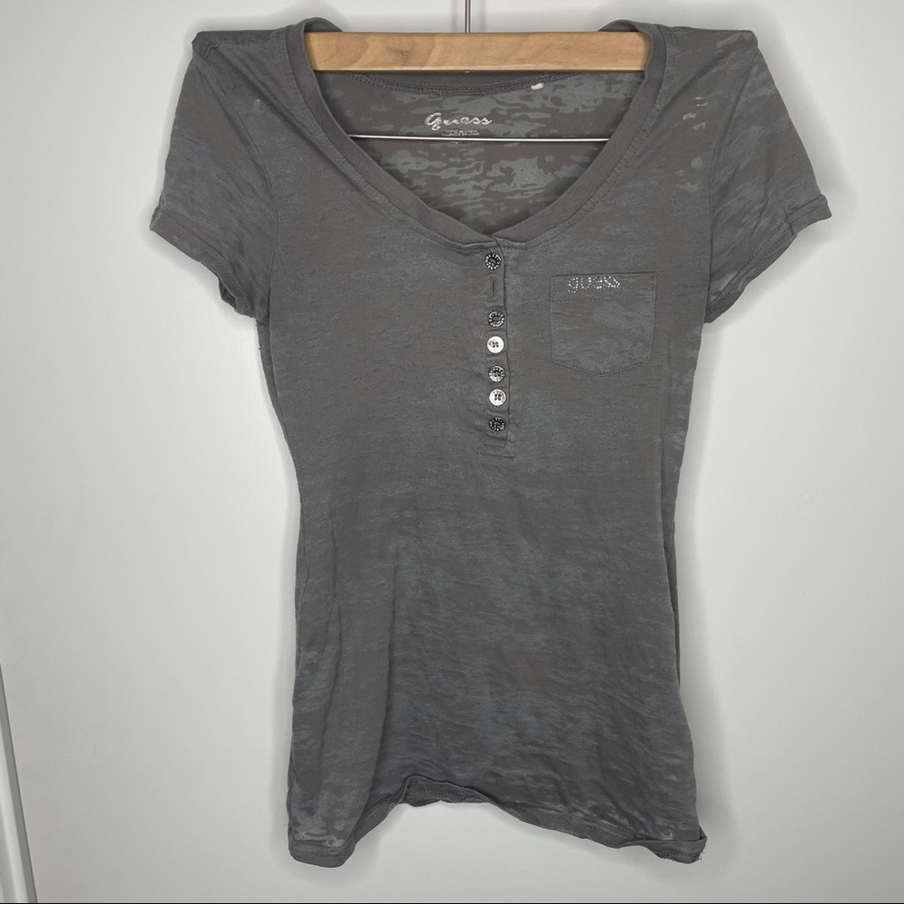 🎁 GUESS bundle t shirts - Picture 10 of 11